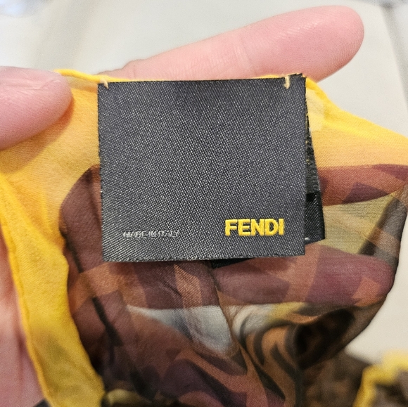Authentic Fendi silk scarf - Picture 5 of 12